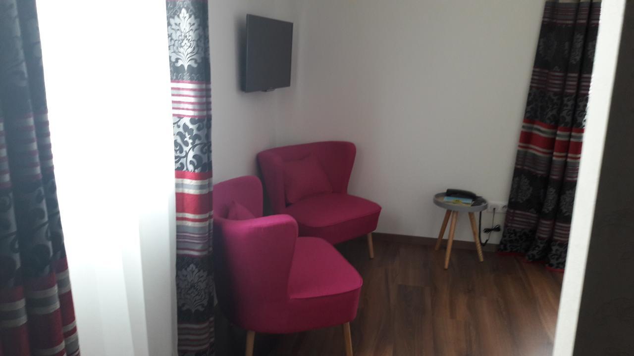 Illiers-Combray Hotel Les Aubepines מראה חיצוני תמונה