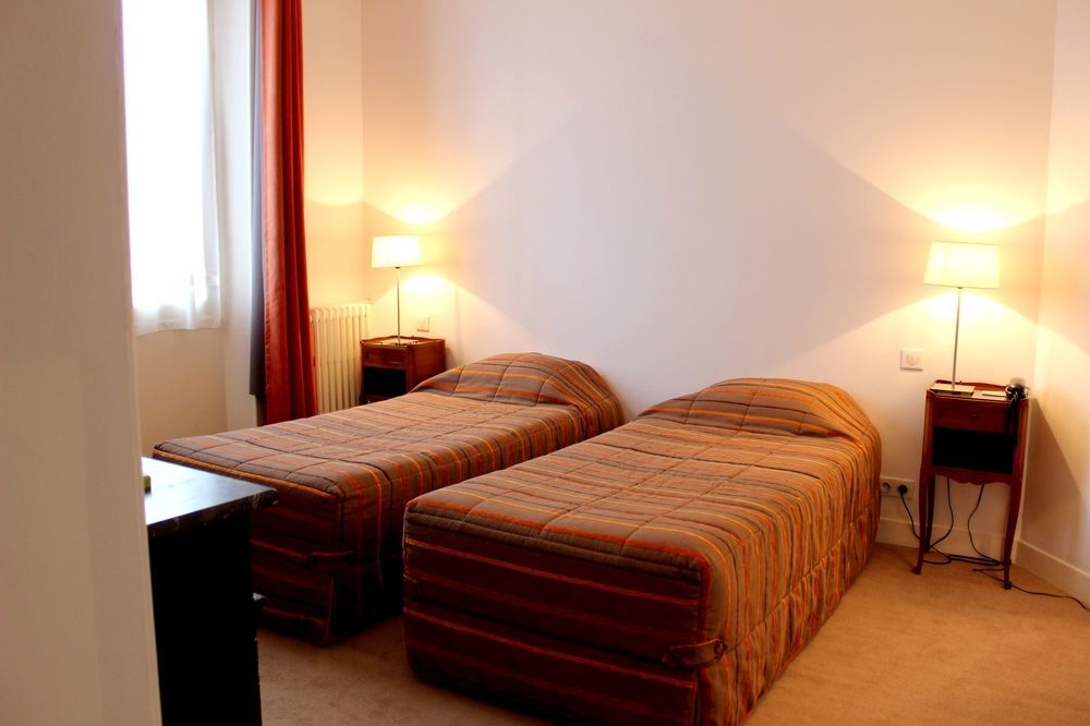 Illiers-Combray Hotel Les Aubepines מראה חיצוני תמונה