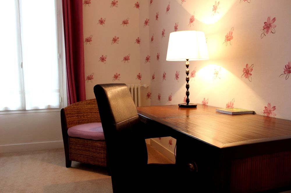 Illiers-Combray Hotel Les Aubepines מראה חיצוני תמונה